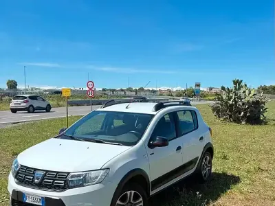 Usata Dacia Sandero Stepway 90 CV (66 kW) 2019 Bianco SUV