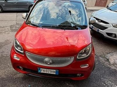 Begagnad Smart ForFour 71 HK (52 kW) 2015 Röd Halvkombi