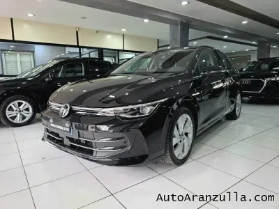 Usata VW Golf VIII Pro 150 CV (110 kW) 2025 Nero Berlina