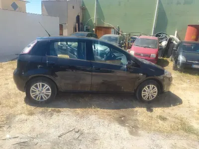 Usata Fiat Grande Punto 77 CV (56 kW) 2012 Nero Utilitaria