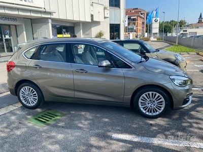 Begagnad BMW 218 Luxury Line 150 HK (110 kW) 2018 Grå Minibuss