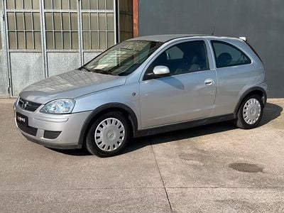 Usata Opel Corsa 75 CV (55 kW) 2004 Grigio Utilitaria