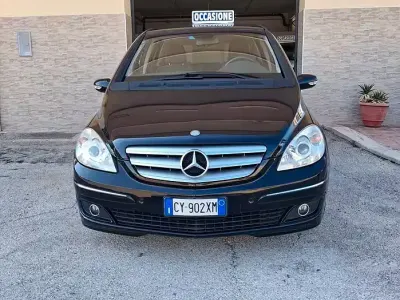 Usata Mercedes B200 109 CV (80 kW) 2007 Nero Monovolume