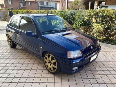 Käytetty Renault Clio 135 HP (99 kW) 1996 Sininen Viistoperä