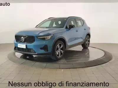 Begagnad Volvo XC40 Plus 163 HK (119 kW) 2024 Blå SUV