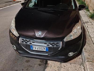 Usata Peugeot 208 68 CV (50 kW) 2015 Marrone Utilitaria