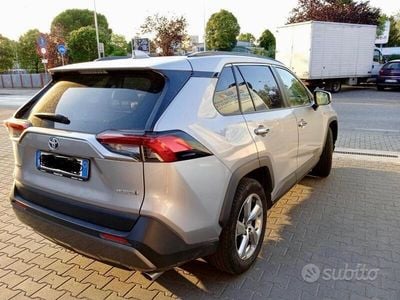 Usata Toyota RAV4 Hybrid Lounge 178 CV (130 kW) 2019 SUV