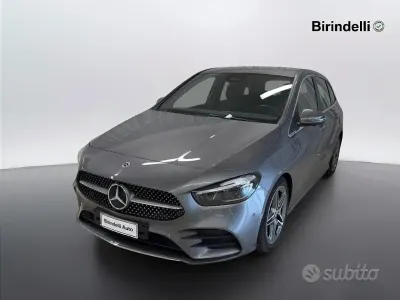 Usata Mercedes B180 AMG Line Premium 116 CV (85 kW) 2024 Grigio Monovolume