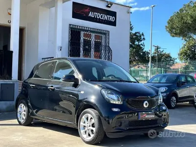 Usado Smart ForFour Passion 71 CV (52 kW) 2017 Negro Utilitario