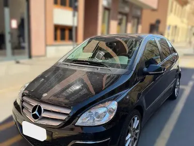 Usata Mercedes B180 Premium 109 CV (80 kW) 2010 Nero Monovolume