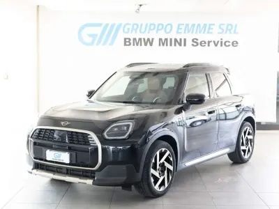 Usata Mini Cooper Countryman Favoured 163 CV (119 kW) 2024 Midnight black SUV