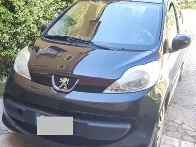 Usata Peugeot 107 54 CV (39 kW) 2007 Nero Utilitaria