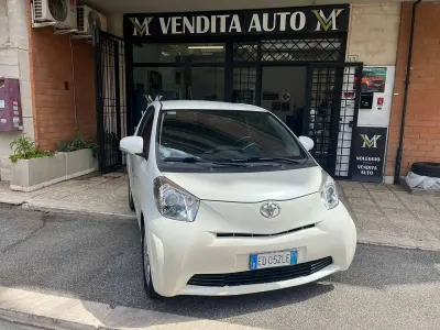 Usata Toyota iQ Sol 68 CV (50 kW) 2010 Perlato Utilitaria