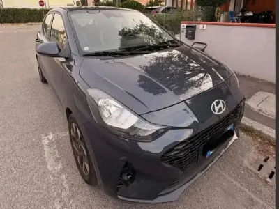Usata Hyundai i10 67 CV (49 kW) 2023 Grigio Utilitaria