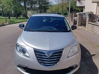 Usata Lancia Ypsilon Gold 69 CV (50 kW) 2012 Grigio Utilitaria