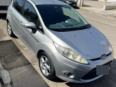 Second-hand Ford Fiesta Titanium 95 CP (69 kW) 2010 Gri Berlinǎ
