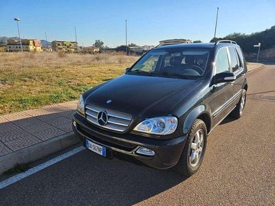 Usata Mercedes ML270 163 CV (119 kW) 2003 Nero SUV
