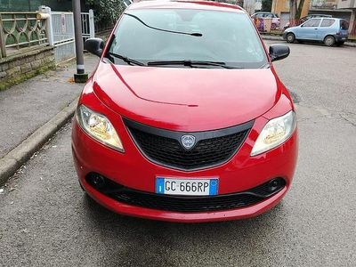 Usata Lancia Ypsilon 69 CV (50 kW) 2020 Rosso Utilitaria