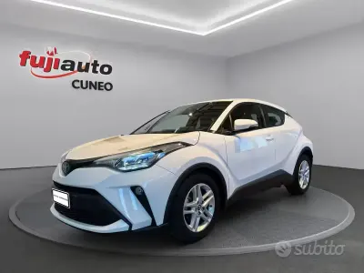 Usata Toyota C-HR Active 122 CV (89 kW) 2023 Bainco SUV
