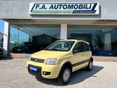 Usata Fiat Panda 4x4 Climbing 60 CV (44 kW) 2006 Giallo Utilitaria
