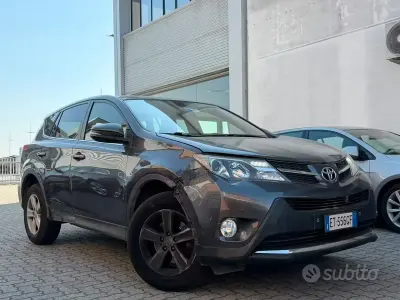 Usata Toyota RAV4 Active 124 CV (91 kW) 2013 Grigio SUV