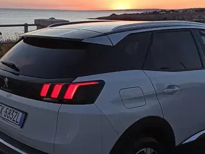 Usata Peugeot 3008 Allure 120 CV (88 kW) 2017 SUV