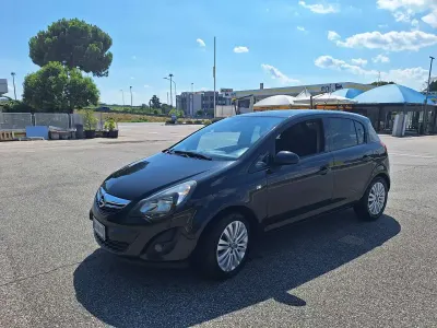 Usata Opel Corsa Edition 75 CV (55 kW) 2014 Nero Utilitaria
