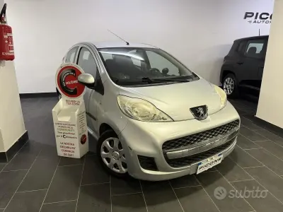 Usata Peugeot 107 68 CV (50 kW) 2009 Grigio Utilitaria