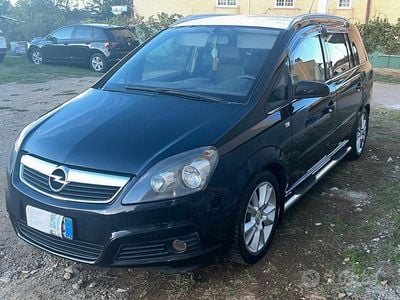 Usata Opel Zafira 2006 Nero Monovolume