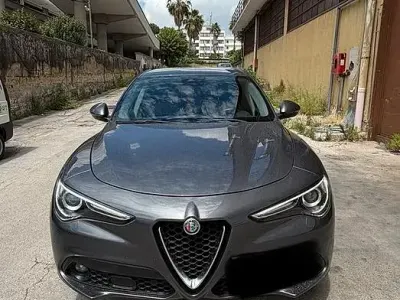 Usata Alfa Romeo Stelvio 190 CV (139 kW) 2021 Grigio SUV