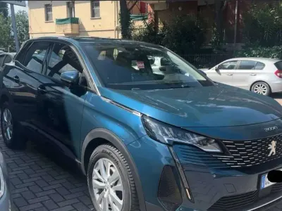 Usata Peugeot 3008 Active 131 CV (96 kW) 2021 Verde SUV