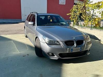 Begagnad BMW 530 M Sport 2004 Grå Kombi