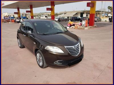 usata Lancia Ypsilon -- 1.2 69 CV 5 porte Gold