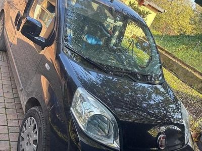 Usata Fiat Qubo Trekking 75 CV (55 kW) 2015 Nero Monovolume