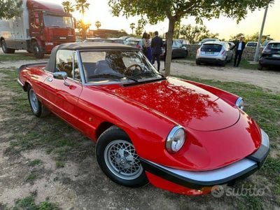 Usata Alfa Romeo Spider 128 CV (94 kW) 1986 Rosso Cabrio