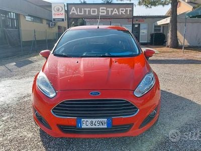 Usata Ford Fiesta Titanium 95 CV (69 kW) 2016 Rosso Berlina