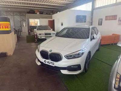 Usata BMW 118 Luxury Line 150 CV (110 kW) 2022 Mineral white met Utilitaria