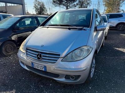 Usata Mercedes A180 Avantgarde 109 CV (80 kW) 2005 Argento Coupé