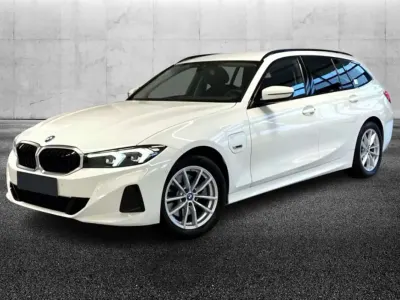 Usata BMW 330 292 CV (214 kW) 2023 Bianco Station wagon