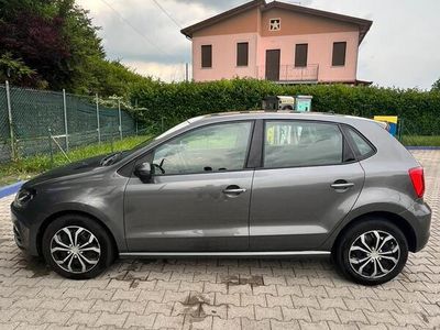 Usata VW Polo Comfortline 75 CV (55 kW) 2017 Grigio Berlina