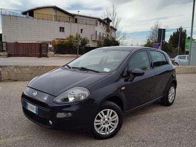 Usata Fiat Punto Lounge 77 CV (56 kW) 2015 Nero Utilitaria