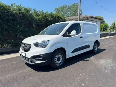 Usata Opel Combo 102 CV (75 kW) 2022 Bianco Monovolume