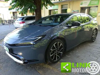 Usata Toyota Prius Lounge 151 CV (111 kW) 2023 Grigio scuro Utilitaria