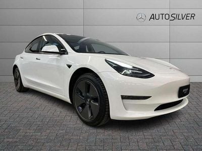 Usata Tesla Model 3 Long Range RWD 235 kW (320 CV) 2023 Bianco / pastello Berlina