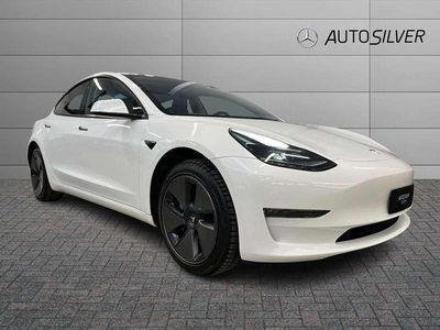 Bianco / pastello Usata 2023 Tesla Model 3 Long Range RWD Berlina | 30.900 € (Cara)
