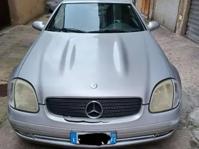 Usata Mercedes SLK200 101 CV (74 kW) 1999 Argento Cabrio