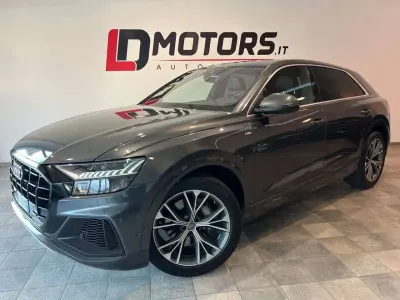 Usata Audi Q8 S-Line 286 CV (210 kW) 2018 Grigio SUV