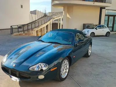 Usata Jaguar XKR 363 CV (266 kW) 2002 Verde Cabrio
