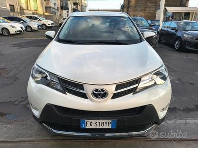 Usata Toyota RAV4 Lounge 150 CV (110 kW) 2014 Bianco SUV