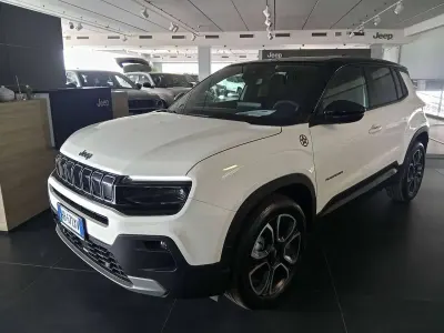 Nuova Jeep Avenger Summit 101 CV (74 kW) 2026 Snow/tetto nero SUV